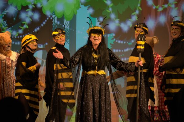 queen bee, bee's, kevin the wasp
